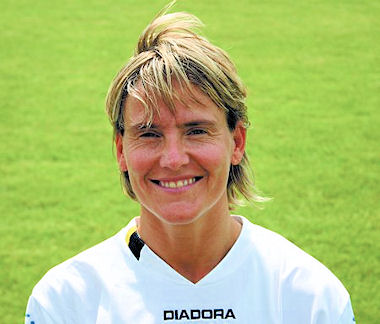 Karen Walker, Doncaster Belles and Legend striker